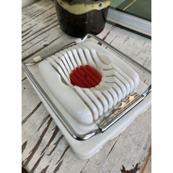 Vintage Appetito Egg Slicer/Pricker / Farmhouse Kitchen / Retro GOOD - Picture 3 of 5